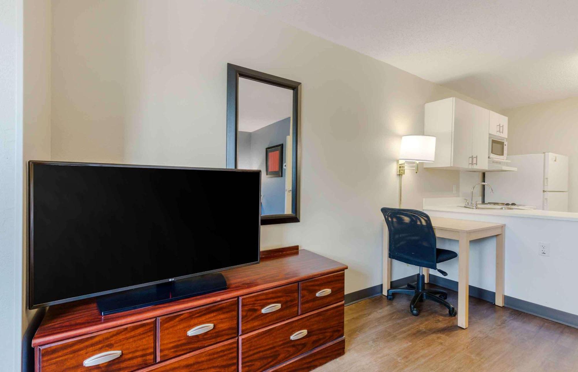 Extended Stay America Suites - Washington Dc Germantown Milestone Экстерьер фото