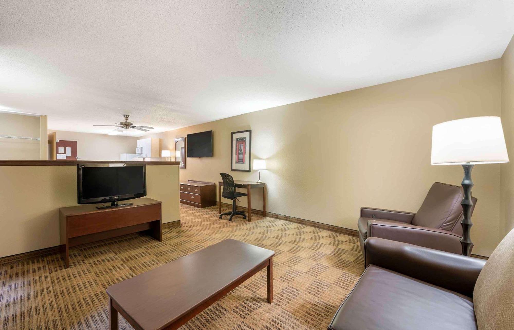 Extended Stay America Suites - Washington Dc Germantown Milestone Экстерьер фото